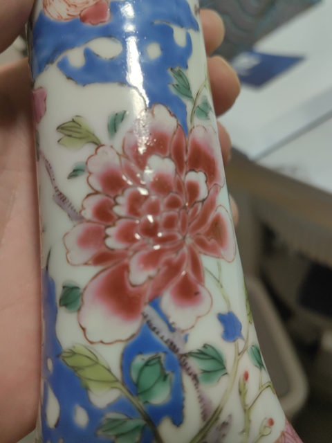 古玩陶瓷粉彩雞紋花觚真品鑒賞圖