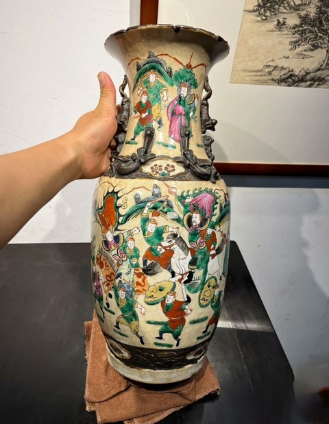 古玩陶瓷哥釉鐵骨泥五彩三英戰(zhàn)呂布獸耳花口瓶真品鑒賞圖