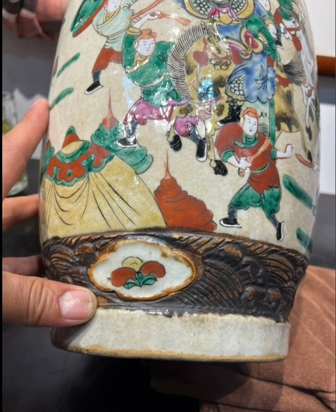 古玩陶瓷哥釉鐵骨泥五彩三英戰(zhàn)呂布獸耳花口瓶真品鑒賞圖