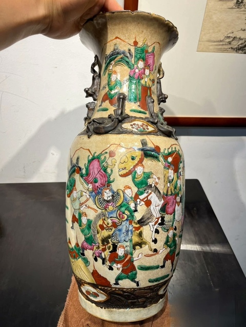 古玩陶瓷哥釉鐵骨泥五彩三英戰(zhàn)呂布獸耳花口瓶真品鑒賞圖