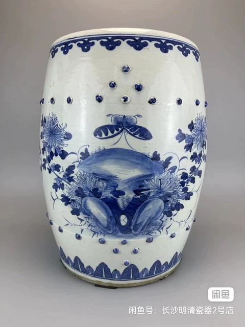古玩陶瓷花鳥蝶紋青花繡蹲真品鑒賞圖