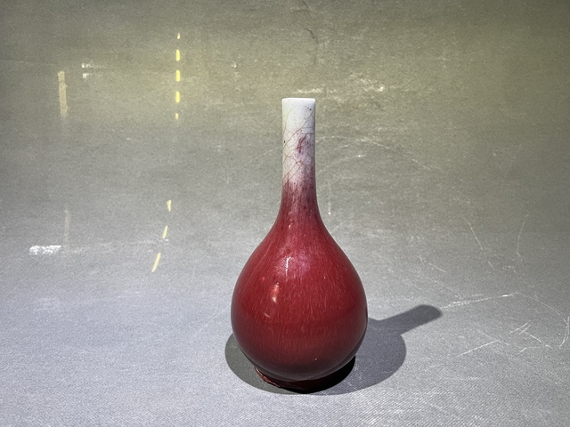 古玩陶瓷清中郎紅釉撣瓶真品鑒賞圖