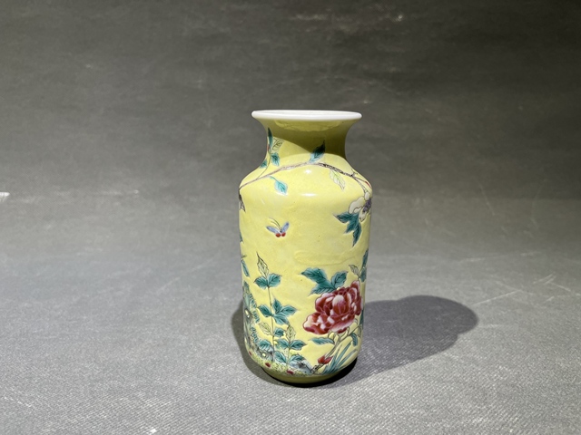 古玩陶瓷民國黃釉花卉鳥粉彩賞瓶真品鑒賞圖