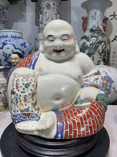 古玩陶瓷粉彩彌勒佛塑像真品鑒賞圖
