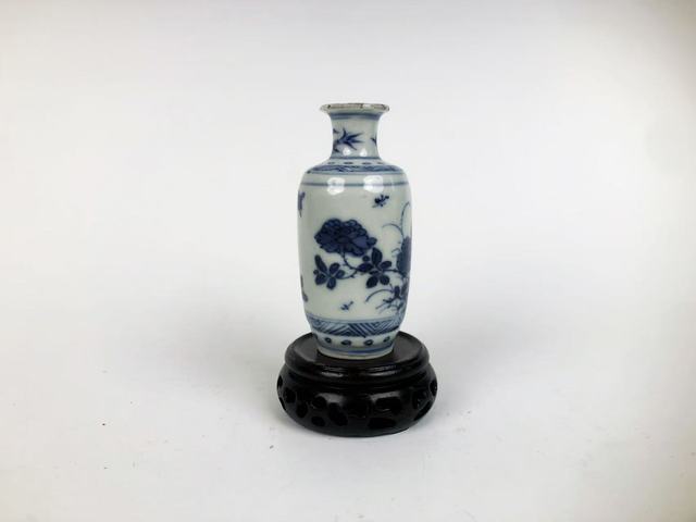 古玩陶瓷清康熙·青花洞石花鳥棒槌瓶真品鑒賞圖