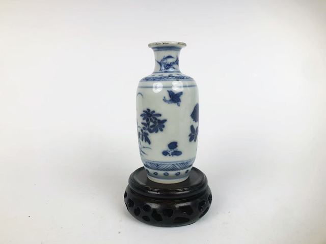 古玩陶瓷清康熙·青花洞石花鳥棒槌瓶真品鑒賞圖