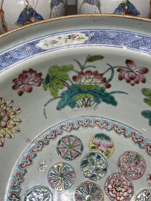 古玩陶瓷同治細路粉彩皮球花紋飾折沿盆真品鑒賞圖
