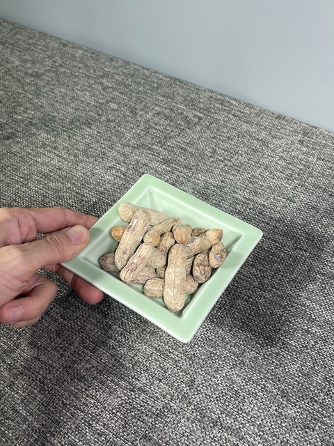 古玩陶瓷仿生瓷花生真品鑒賞圖