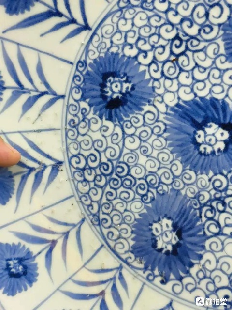 古玩陶瓷青花花卉紋盤真品鑒賞圖