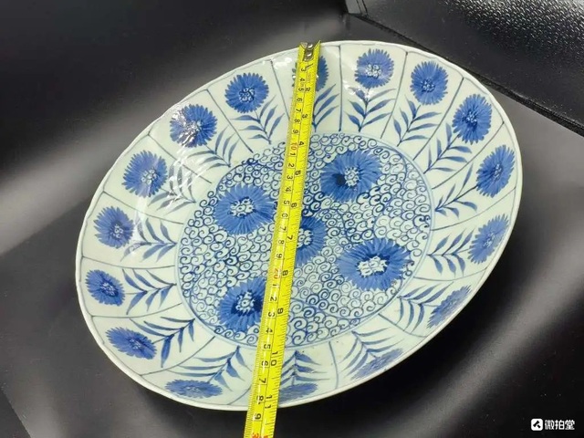 古玩陶瓷青花花卉紋盤真品鑒賞圖