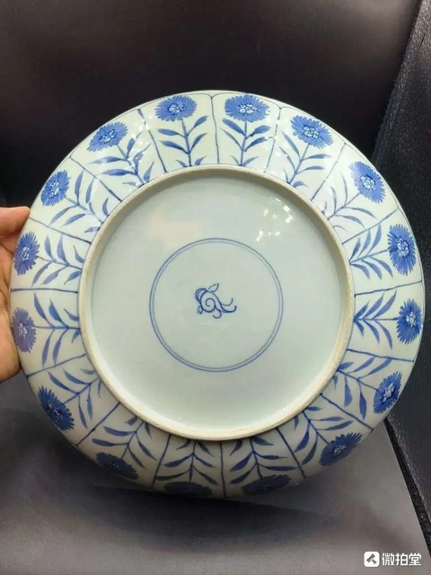 古玩陶瓷青花花卉紋盤真品鑒賞圖