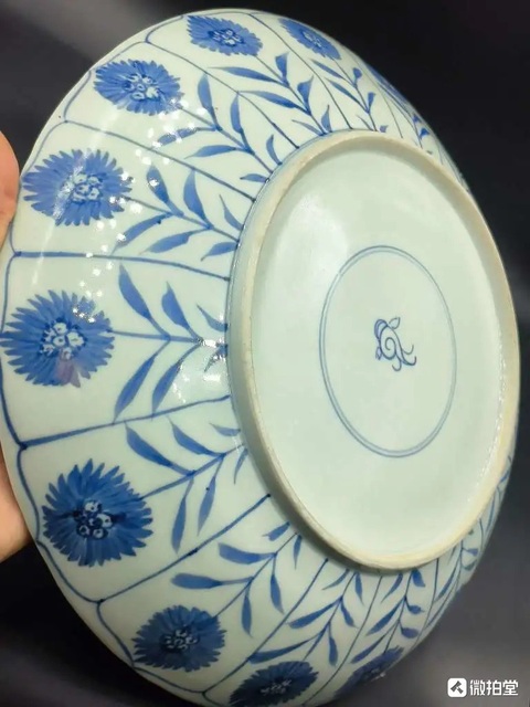 古玩陶瓷青花花卉紋盤真品鑒賞圖