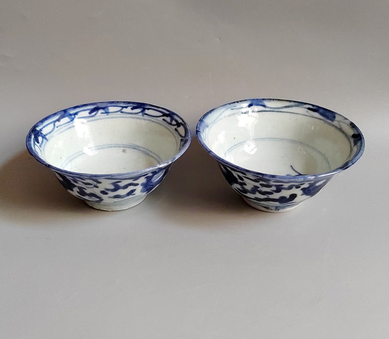 古玩陶瓷青花花卉紋茶碗真品鑒賞圖