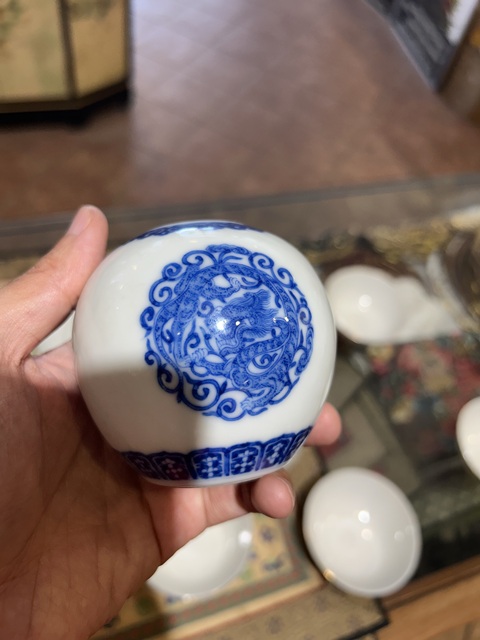 古玩陶瓷團龍紋青花水盂真品鑒賞圖