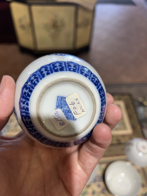 古玩陶瓷團龍紋青花水盂真品鑒賞圖