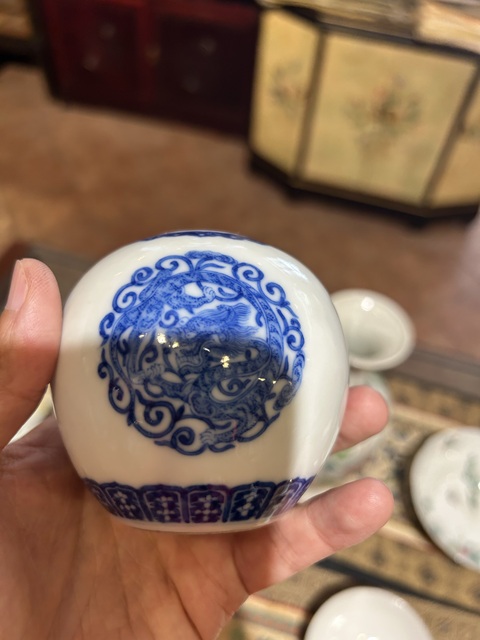古玩陶瓷團龍紋青花水盂真品鑒賞圖