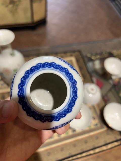 古玩陶瓷團龍紋青花水盂真品鑒賞圖