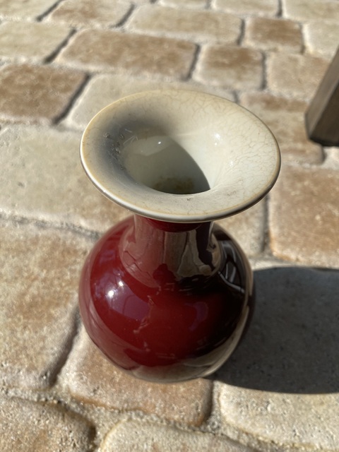 古玩陶瓷紅釉瓶真品鑒賞圖