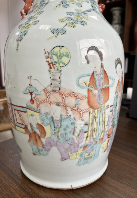 古玩陶瓷粉彩人物故事雙耳瓶真品鑒賞圖