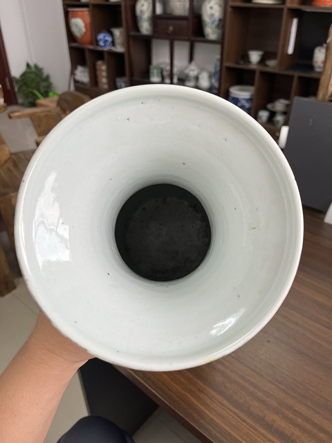 古玩陶瓷粉彩人物故事雙耳瓶真品鑒賞圖