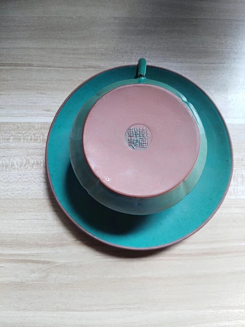 古玩雜項松綠釉鐵畫軒杯碟一套拍賣,當前價格2000元
