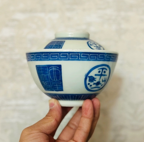 古玩陶瓷日本明治青花印章紋蓋碗真品鑒賞圖