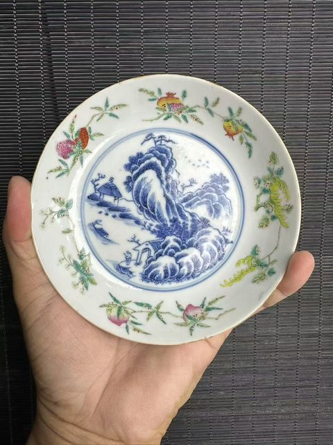 古玩陶瓷青花山水加粉彩三多紋臥盤真品鑒賞圖