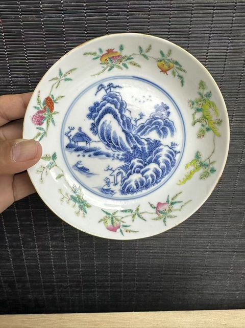 古玩陶瓷青花山水加粉彩三多紋臥盤真品鑒賞圖
