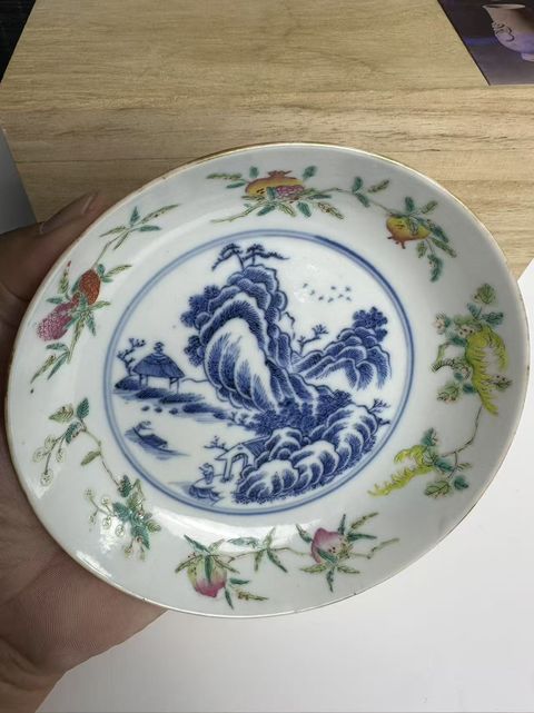 古玩陶瓷青花山水加粉彩三多紋臥盤真品鑒賞圖