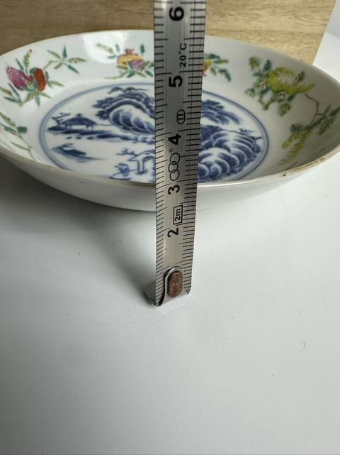 古玩陶瓷青花山水加粉彩三多紋臥盤真品鑒賞圖