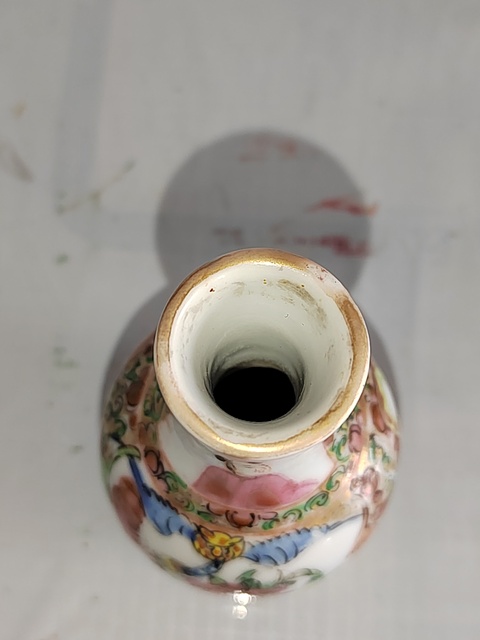 古玩陶瓷人物花鳥蝶紋廣彩瓶拍賣,當前價格800元