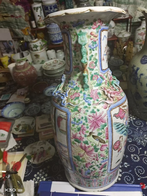 古玩陶瓷清晚期 粉彩人物紋瓶真品鑒賞圖