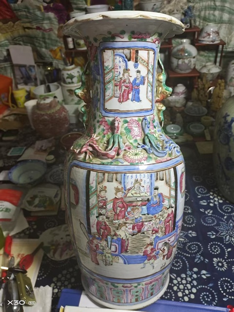 古玩陶瓷清晚期 粉彩人物紋瓶真品鑒賞圖