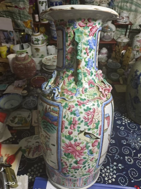 古玩陶瓷清晚期 粉彩人物紋瓶真品鑒賞圖