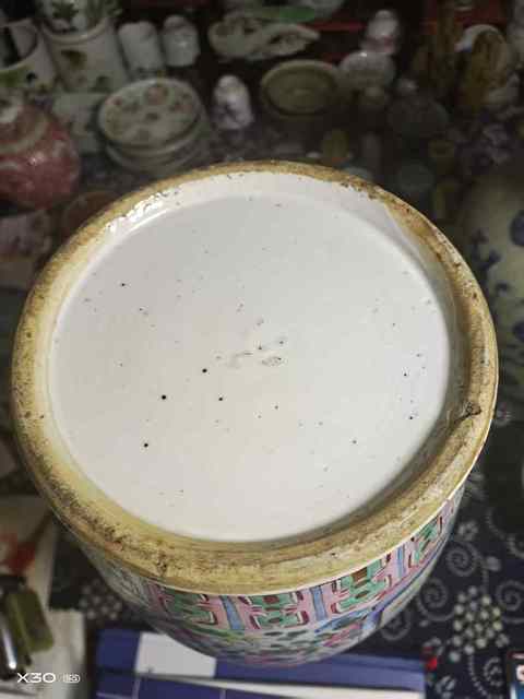古玩陶瓷清晚期 粉彩人物紋瓶真品鑒賞圖