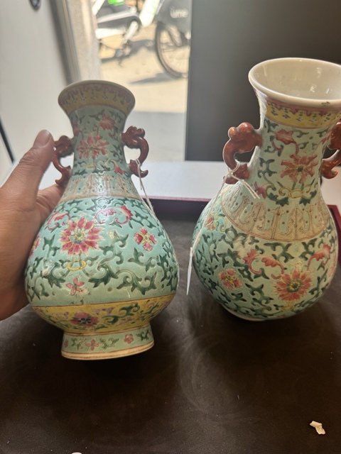 古玩陶瓷松石綠粉彩花卉紋玉壺春瓶真品鑒賞圖