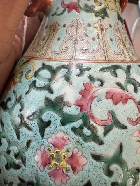古玩陶瓷松石綠粉彩花卉紋玉壺春瓶真品鑒賞圖