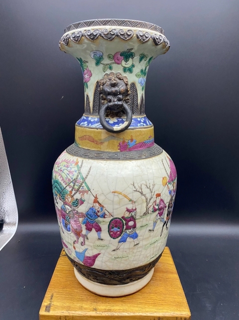 古玩陶瓷哥釉粉彩刀馬人物洗口瓶真品鑒賞圖