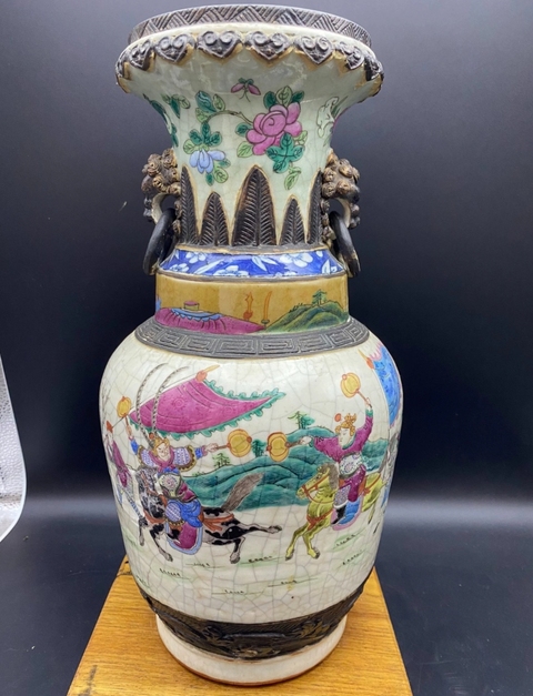 古玩陶瓷哥釉粉彩刀馬人物洗口瓶真品鑒賞圖