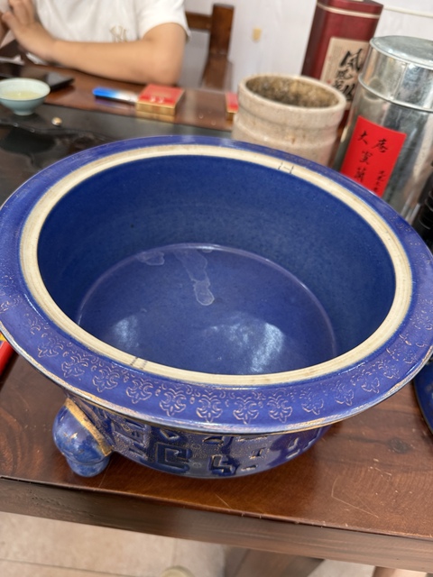 古玩陶瓷祭蘭釉描金婁空熏爐真品鑒賞圖