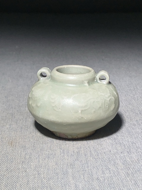 古玩陶瓷龍泉窯青釉印花雙系水盂真品鑒賞圖
