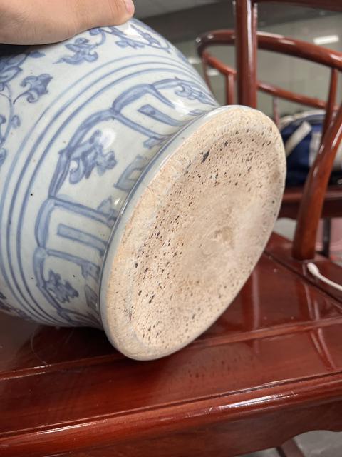 古玩陶瓷明中·青花纏枝花卉紋蓋罐  真品鑒賞圖