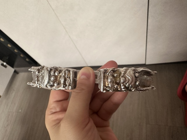 古玩陶瓷銀手鐲真品鑒賞圖