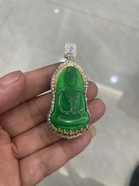 古玩玉器翡翠觀音掛件真品鑒賞圖