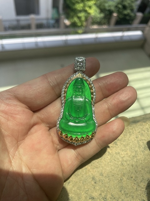 古玩玉器翡翠觀音掛件真品鑒賞圖
