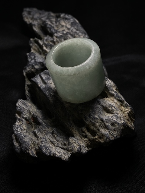 古玩玉器清代翡翠雕“素紋扳指”拍賣,當前價格5200元