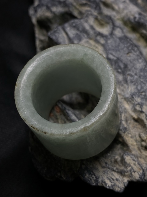 古玩玉器清代翡翠雕“素紋扳指”拍賣,當前價格5200元