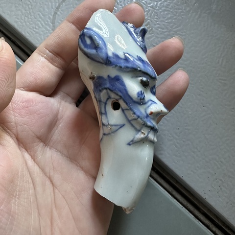 古玩陶瓷青花瓷龍首標本真品鑒賞圖