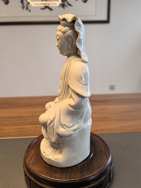 古玩陶瓷保利國際大拍民國白釉觀音造像拍賣,當前價格1980元