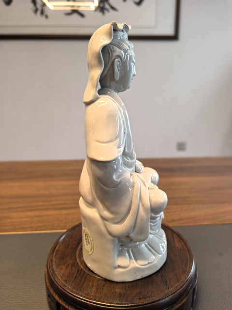 古玩陶瓷保利國際大拍民國白釉觀音造像拍賣,當前價格1980元